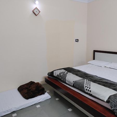 Ramashray Guest House อุจเจน ภายนอก รูปภาพ